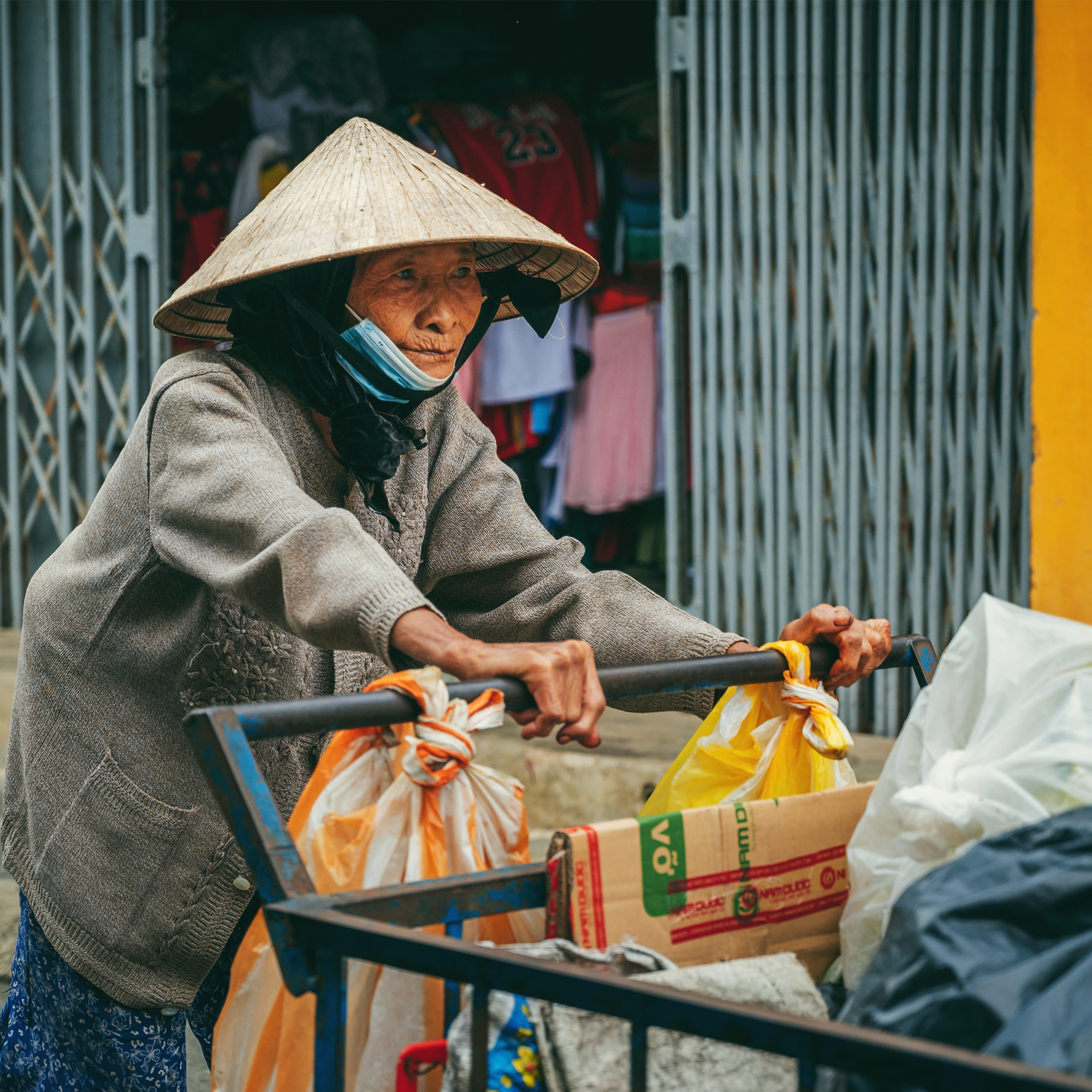 Vì Những Mảnh Đời Bất Hạnh