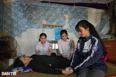Gia đình 5 người chật vật sống trong căn nhà cũ nát của chị Thân Thị Lan